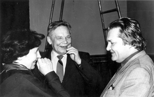 28.10.1988 .  ..  ..