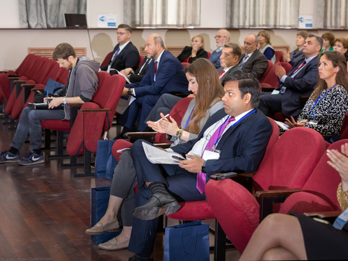 В конференции офлайн и онлайн приняли участие эксперты из России, Индии, Китая и Южной Африки