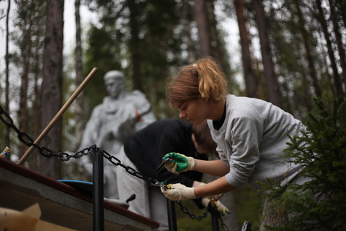 Волонтеры провели работы у монумента на мысе Кис-Кис