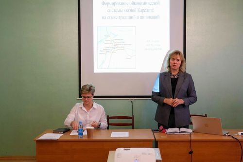 Генеральный директор КарНЦ РАН, член-корреспондент РАН Ольги Бахмет и ученый секретарь КарНЦ РАН Наталья Фокина Генеральный директор КарНЦ РАН, член-корреспондент РАН Ольги Бахмет и ученый секретарь КарНЦ РАН Наталья Фокина