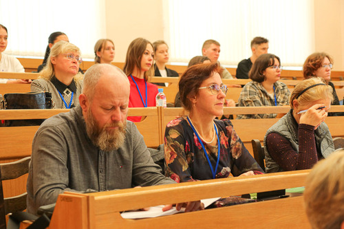 В центре – старший научный сотрудник Института леса КарНЦ РАН Анна Руоколайнен В центре – старший научный сотрудник Института леса КарНЦ РАН Анна Руоколайнен
